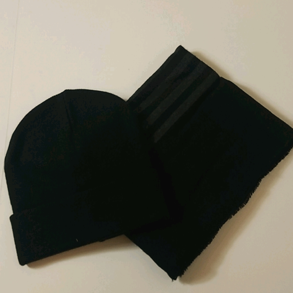 Express Men black beanie hat and scarf set